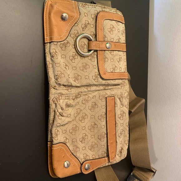 Guess bum bag! - Picture 2 of 3